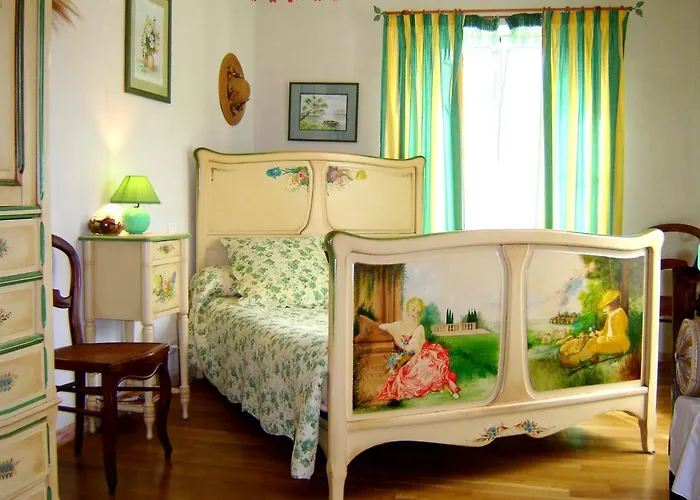 Autrefois La Modiste Frühstückspension Saint-Clar