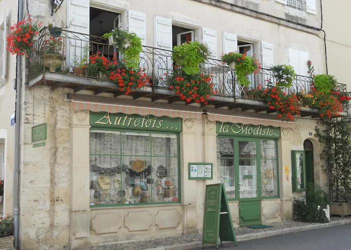 Autrefois La Modiste Frühstückspension Saint-Clar